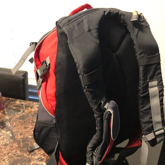 JanSport Polaris 33 Discontinued Red and Black Camping Backpack - Picture 2 of 14